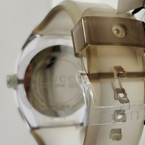 Gucci Sync SWISS Quartz White Dial Rubber Strap Sports Watch - Picture 11 of 12